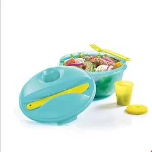 Tupperware salad on the go NEW!!